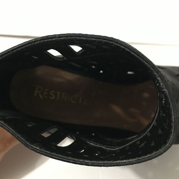 Restricted Peep Toe Platform Heel Ankle Boot, Sz 8 - Picture 10 of 10